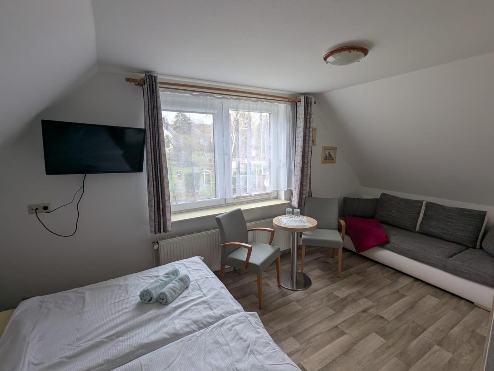 Pension & Restaurant Haus Hiddensee Клостер Екстер'єр фото